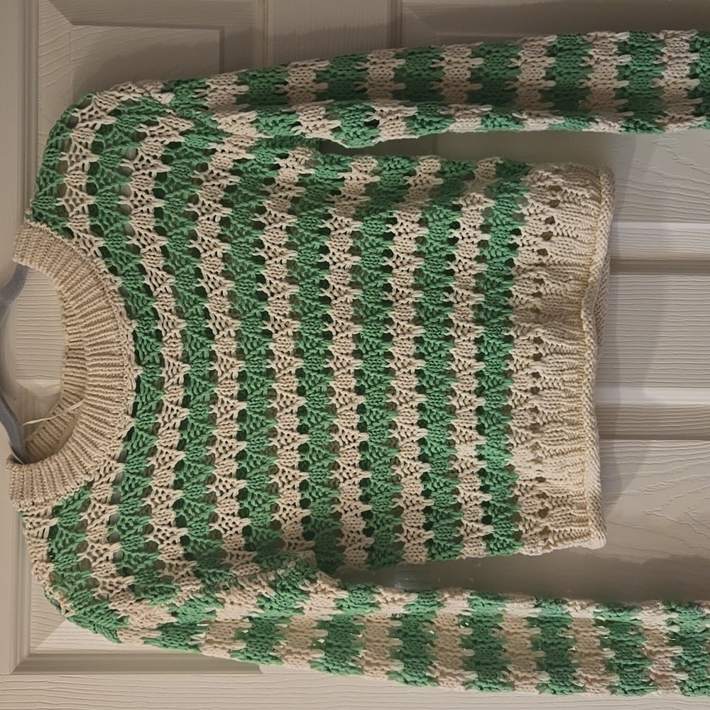 Open knit sweater Small